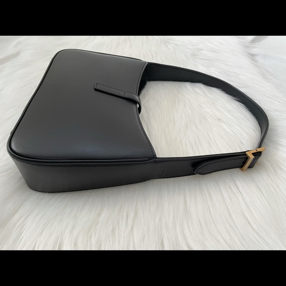 Saint Laurent Black HOBO BAG IN SMOOTH LEATHER - Picture 7 of 12